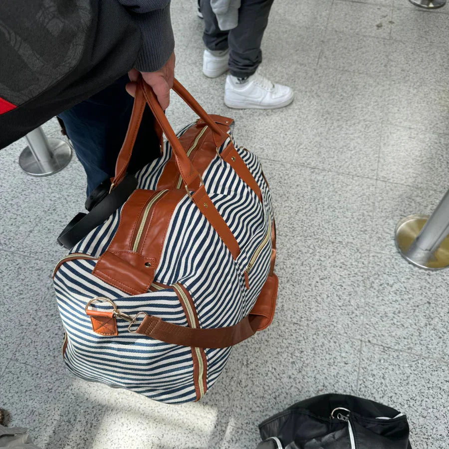 Voyago™ | Space-saving travel bag for excursions