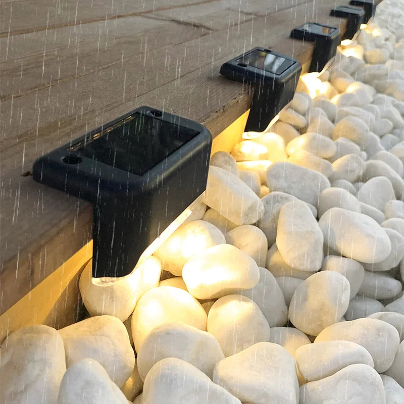 Ultra-powerful LED solar light for outdoor use
