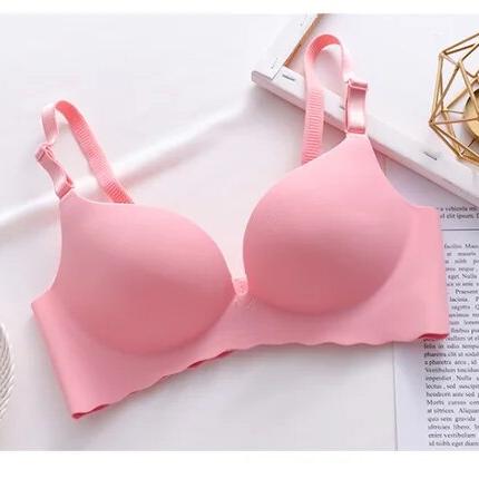 Lifting bra for a discreet, natural curve