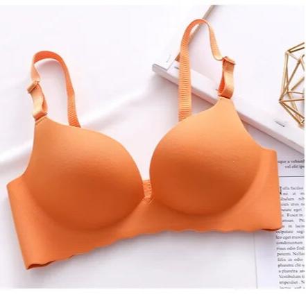 Lifting bra for a discreet, natural curve