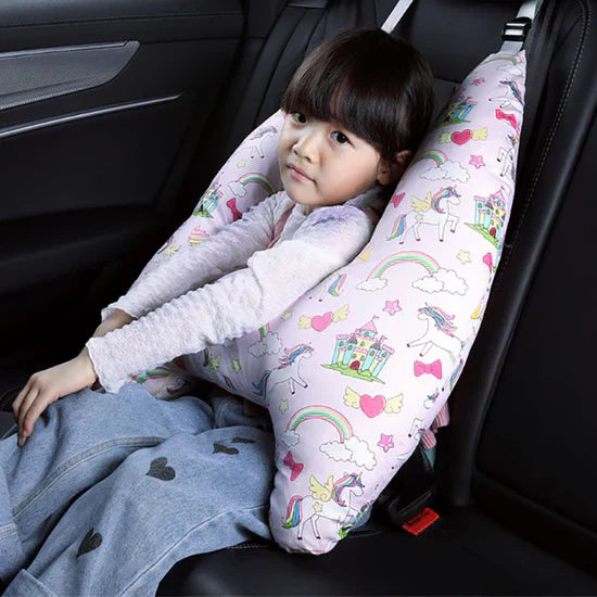Children's travel pillow with secure fit